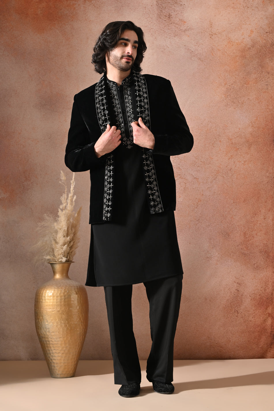 ZARMEHR SHRUG SET WITH KURTA & TROUSERS