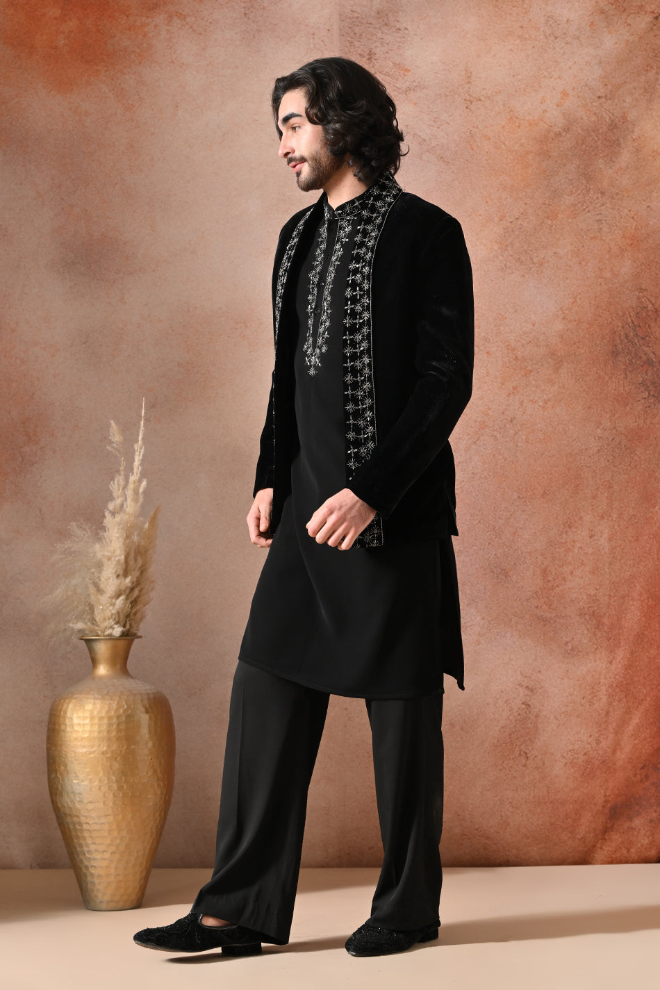 ZARMEHR SHRUG SET WITH KURTA & TROUSERS