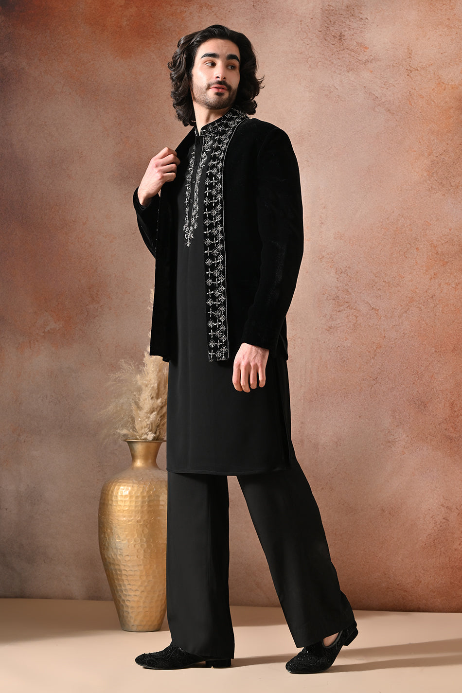 ZARMEHR SHRUG SET WITH KURTA & TROUSERS