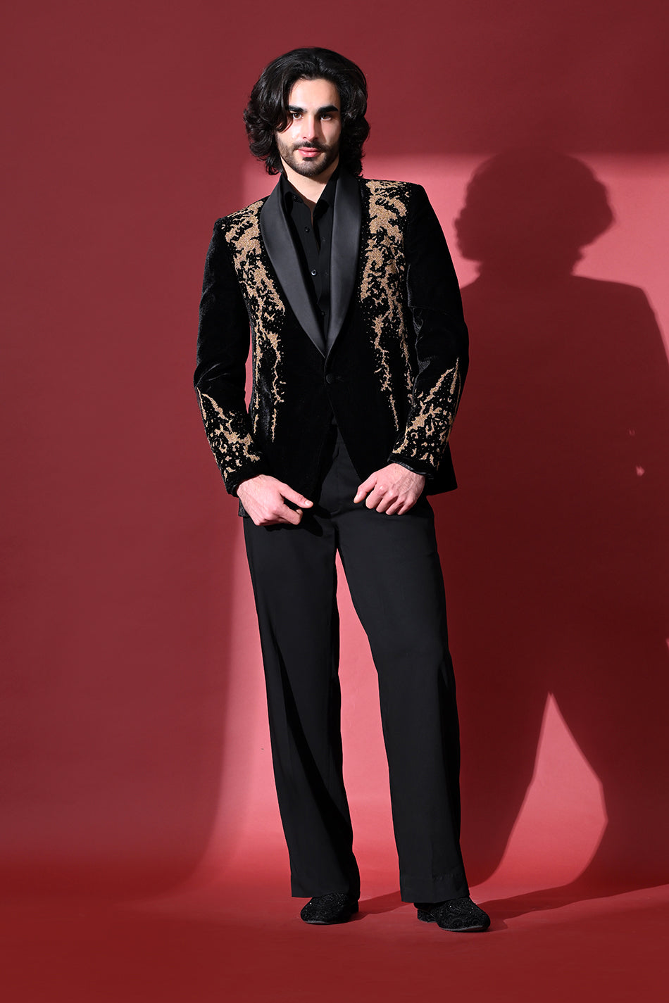 ECLIPSE ROYALE EMBELLISHED TUXEDO BLAZER WITH TROUSERS (GOLD)