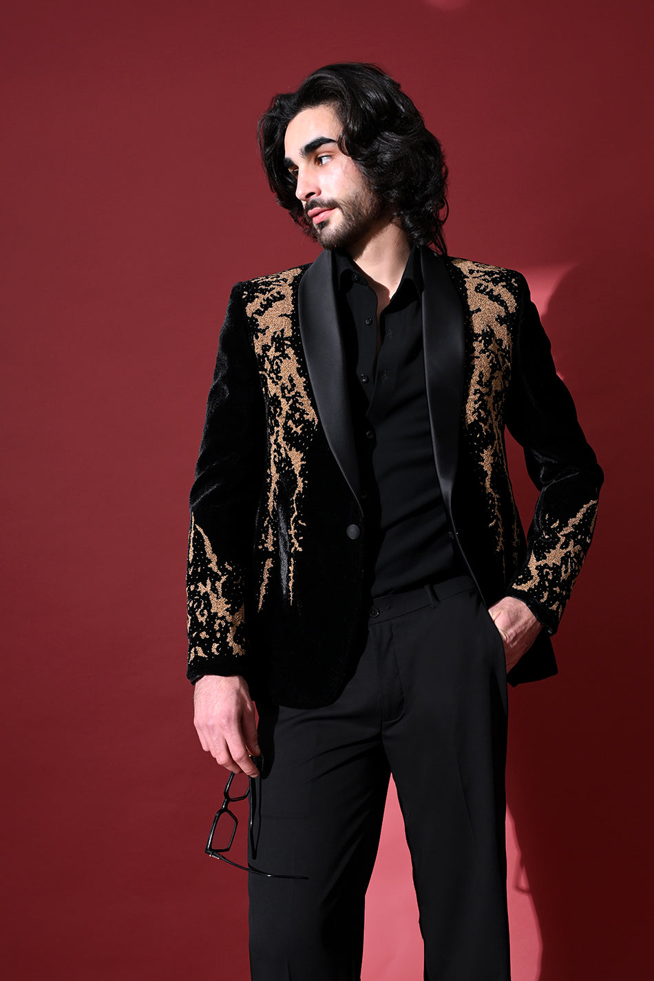 ECLIPSE ROYALE EMBELLISHED TUXEDO BLAZER WITH TROUSERS (GOLD)